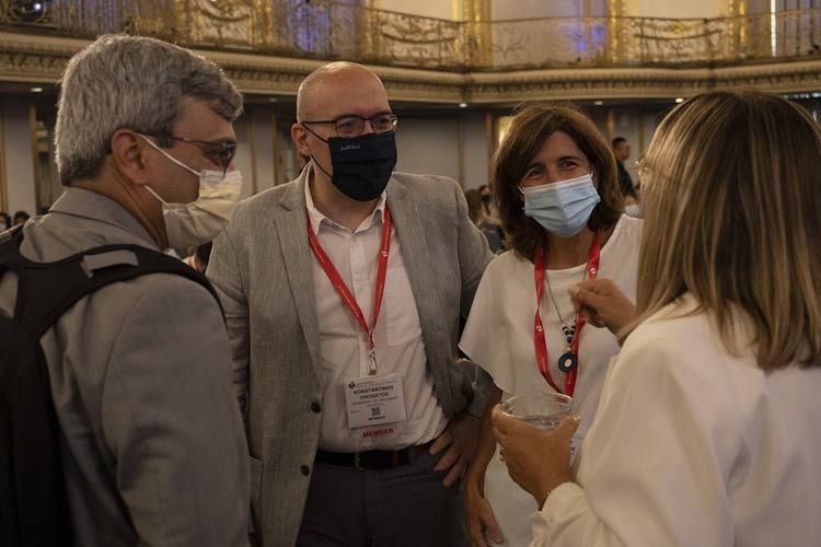 Colleagues meeting each other at the BCVS 2022 Scientific Sessions at the Chicago Hilton in Chicago, Illinois.