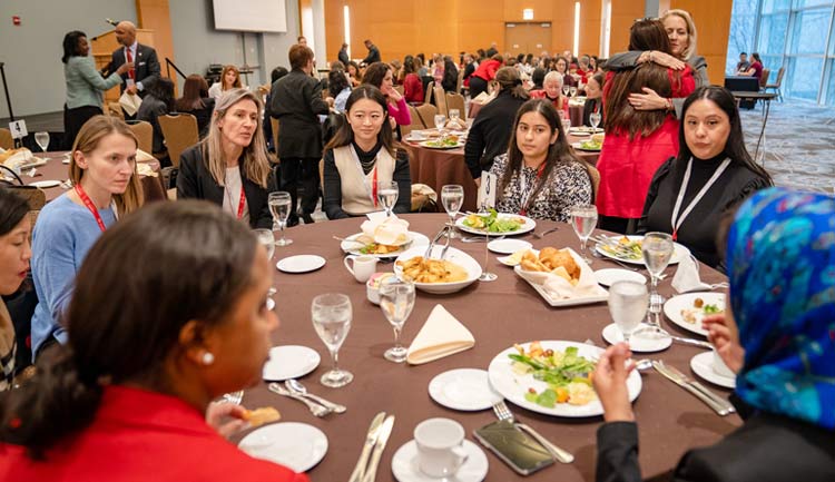 AHA Professional Members meet up during the Women in Cardiology Committee Networking Luncheon.