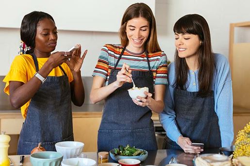 young women preparing healthy food