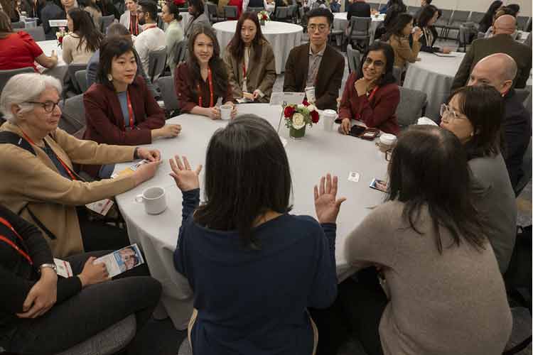 Two expert-led sessions in Roundtable format keps attendees engaged.