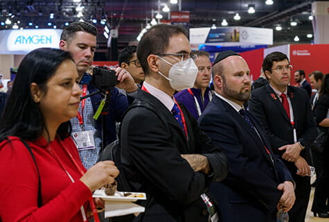 Researchers at Heart - Listening to presentation